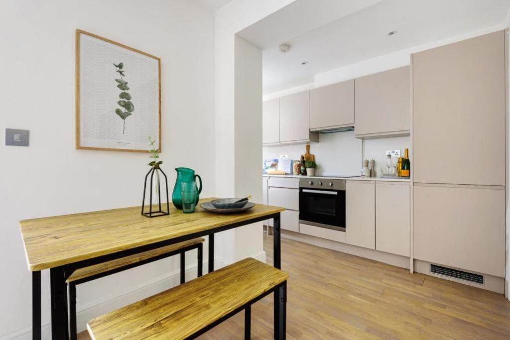 Amazing 3 Bed Interior Designed House With Garden - 114 The Hervey Londyn Zewnętrze zdjęcie